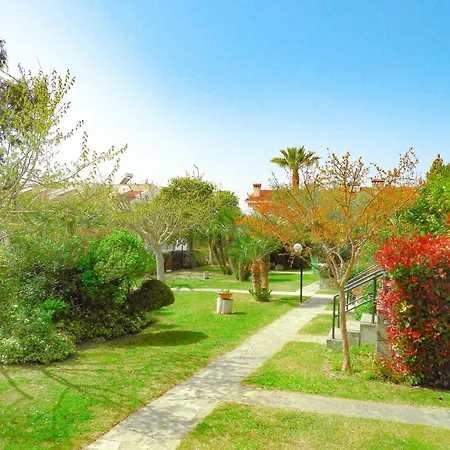 Delmare Manchy's Summer Oasis